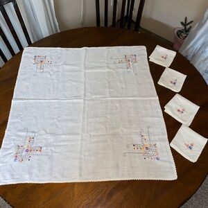 * Floral embroidered table cloth with 4 matching napkins